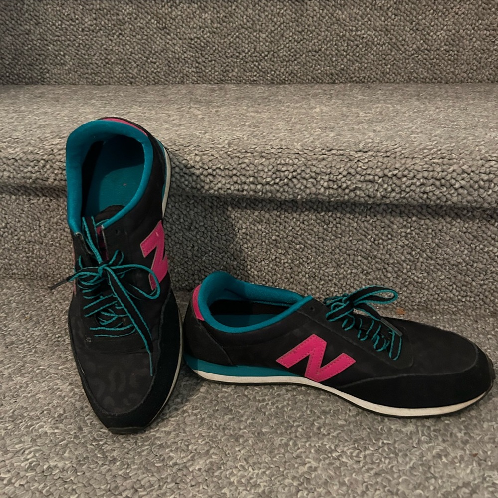 New Balance Black and Pink Sneakers with Cushioned Midsole